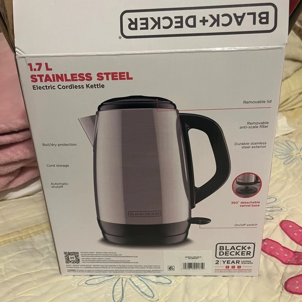 Black & Decker Rapid Boil Stainless Steel Kettle - Silver and‎ Black